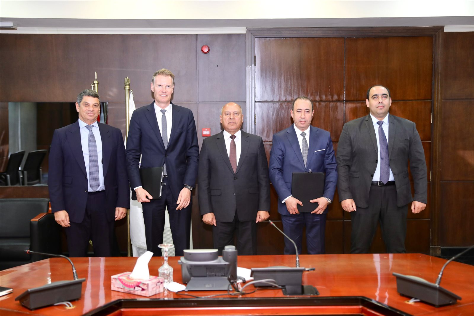 كامل الوزير يشهد توقيع مذكرة تفاهم بين "القابضة للنقل البحري" ومجموعة MSC العالمية 3 كامل الوزير يشهد توقيع مذكرة تفاهم بين "القابضة للنقل البحري" ومجموعة MSC العالمية