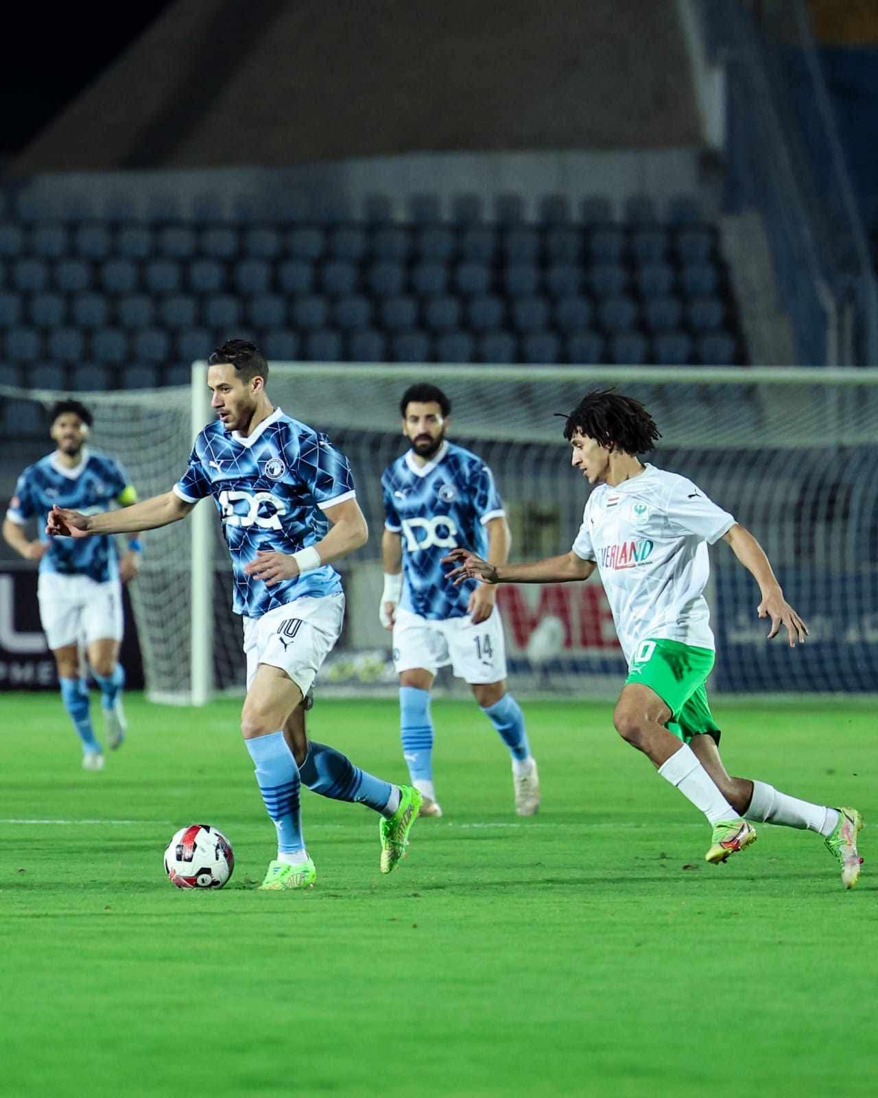 التعادل السلبي يسيطر على الشوط الأول من مباراة بيراميدز والمصري 1 التعادل السلبي يسيطر على الشوط الأول من مباراة بيراميدز والمصري