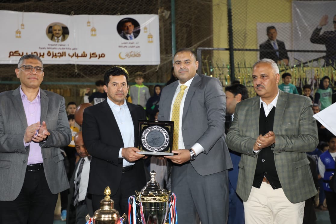 تفاصيل زيارة وزير الرياضة للساحة الشعبية بالجيزة 1 تفاصيل زيارة وزير الرياضة للساحة الشعبية بالجيزة