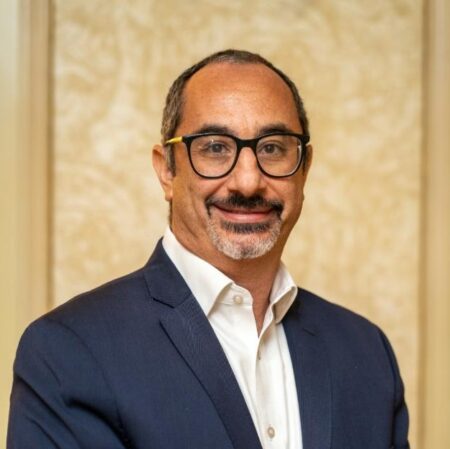 «ابن سينا» فارما تضخ 500 مليون جنيه استثمارات في 2025.. وتوسّع بمنتجات التجميل لزيادة الأرباح
