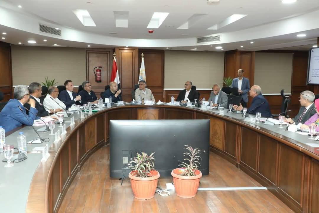 محافظ الجيزة يلتقي بمواطني أحياء الهرم وبولاق الدكرور والوراق والدقي ومركز منشأة القناطر 2 محافظ الجيزة يلتقي بمواطني أحياء الهرم وبولاق الدكرور والوراق والدقي ومركز منشأة القناطر