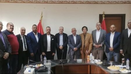 رئيس اتحاد عمال مصر يلتقي عدداً من الوفود العمالية العربية
