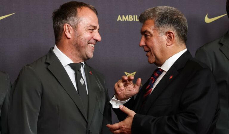 لابورتا: برشلونة يقاتل ضد الجميع.. وفليك يعاني