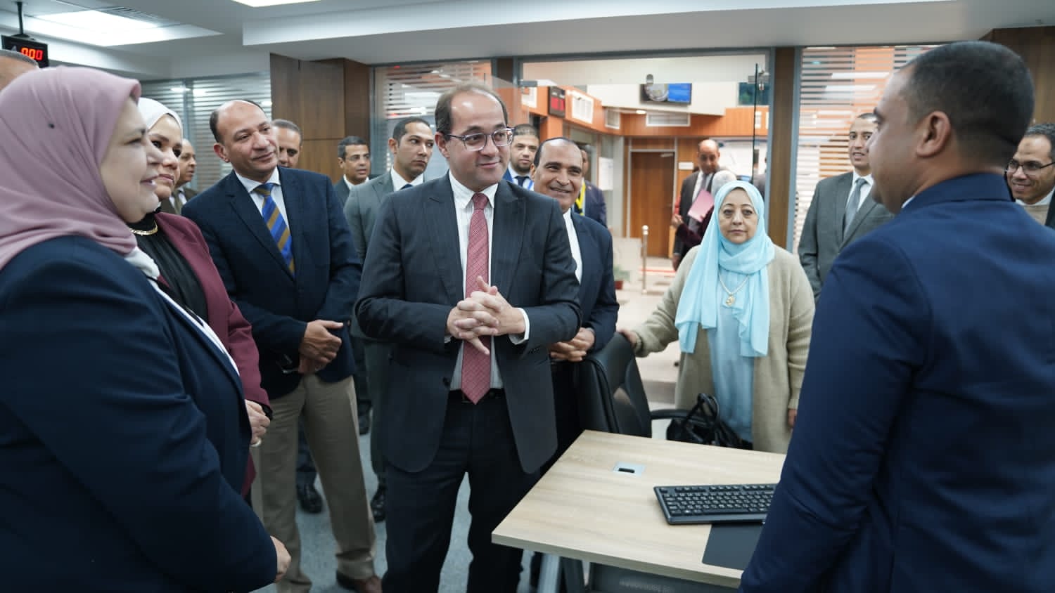 وزير المالية يتابع ميدانيًا تطبيق «حزمة التسهيلات» بالمراكز والمأموريات الضريبية 11 وزير المالية يتابع ميدانيًا تطبيق «حزمة التسهيلات» بالمراكز والمأموريات الضريبية