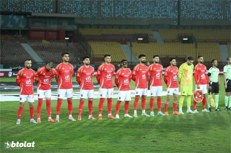 أحمد شوبير: لاعب الأهلي يُغير قراره بشأن الرحيل.. ويوجه تحذيرًا