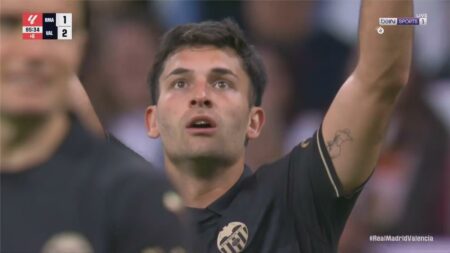 فيديو | في الوقت القاتل.. هوجو دورو يُسجل هدف فالنسيا الثاني أمام ريال مدريد