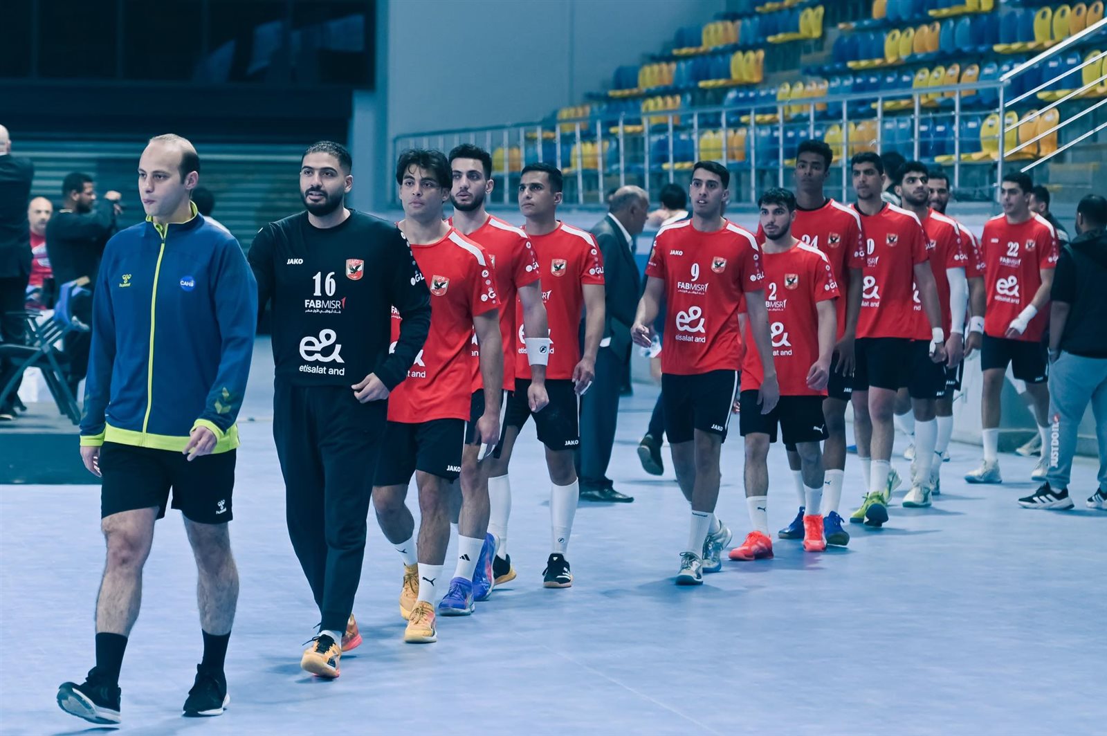 في ليلة استلام درع دوري المحترفين.. يد الأهلي تخسر من الزمالك 4 في ليلة استلام درع دوري المحترفين.. يد الأهلي تخسر من الزمالك