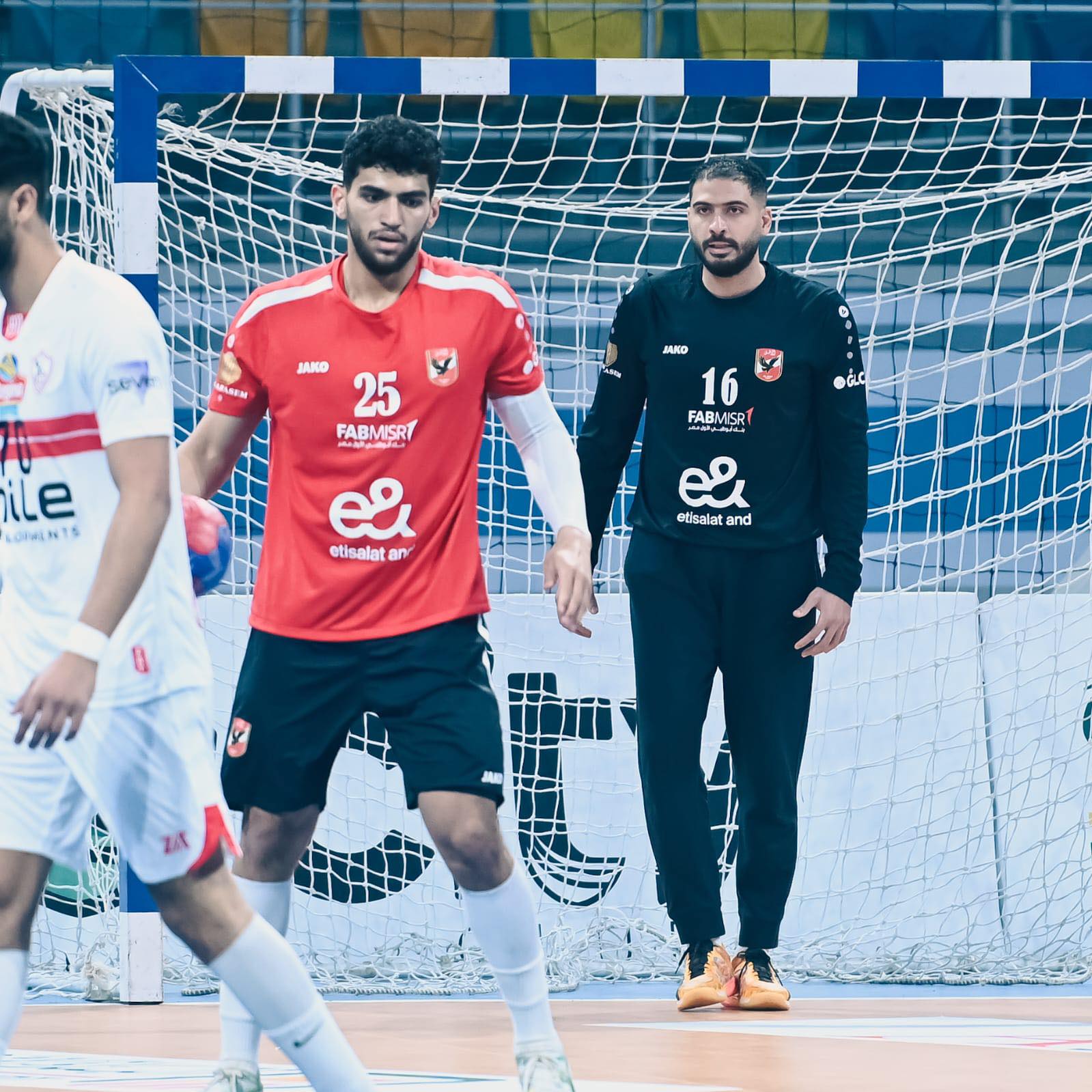 في ليلة استلام درع دوري المحترفين.. يد الأهلي تخسر من الزمالك 6 في ليلة استلام درع دوري المحترفين.. يد الأهلي تخسر من الزمالك