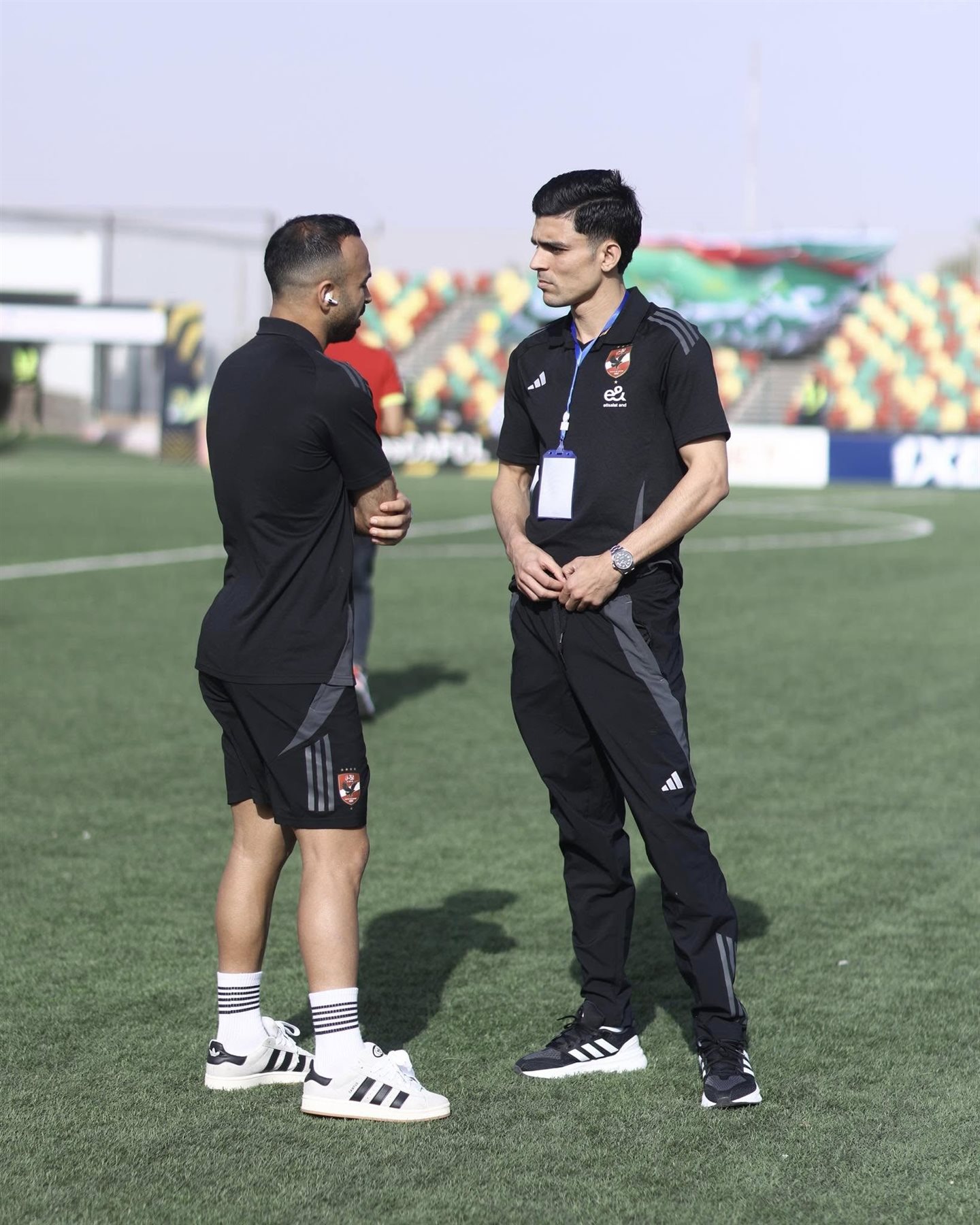 دوري أبطال أفريقيا.. لاعبو الأهلي يتفقدون ملعب "شيخا ولد بيديا" قبل مواجهة الهلال 2 دوري أبطال أفريقيا.. لاعبو الأهلي يتفقدون ملعب "شيخا ولد بيديا" قبل مواجهة الهلال