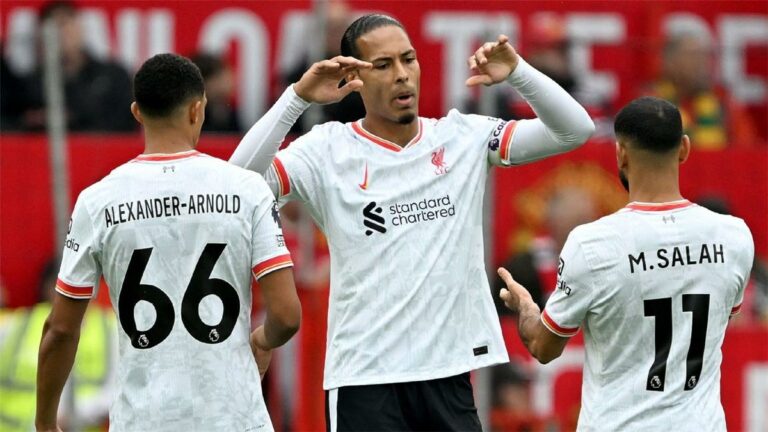 بن فوستر لـ محمد صلاح وفان دايك وأرنولد: لا تكذبوا بشأن مستقبلكم مع ليفربول
