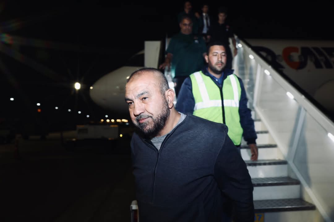 بعثة الأهلي تصل القاهرة بعد التأهل لنصف نهائي دوري أبطال إفريقيا 4 بعثة الأهلي تصل القاهرة بعد التأهل لنصف نهائي دوري أبطال إفريقيا
