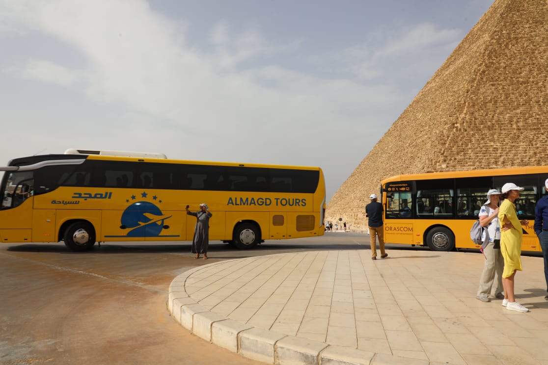 "النجار" يتابع التشغيل التجريبي لمشروع تطوير الخدمات بالمنطقة الأثرية لأهرامات الجيزة