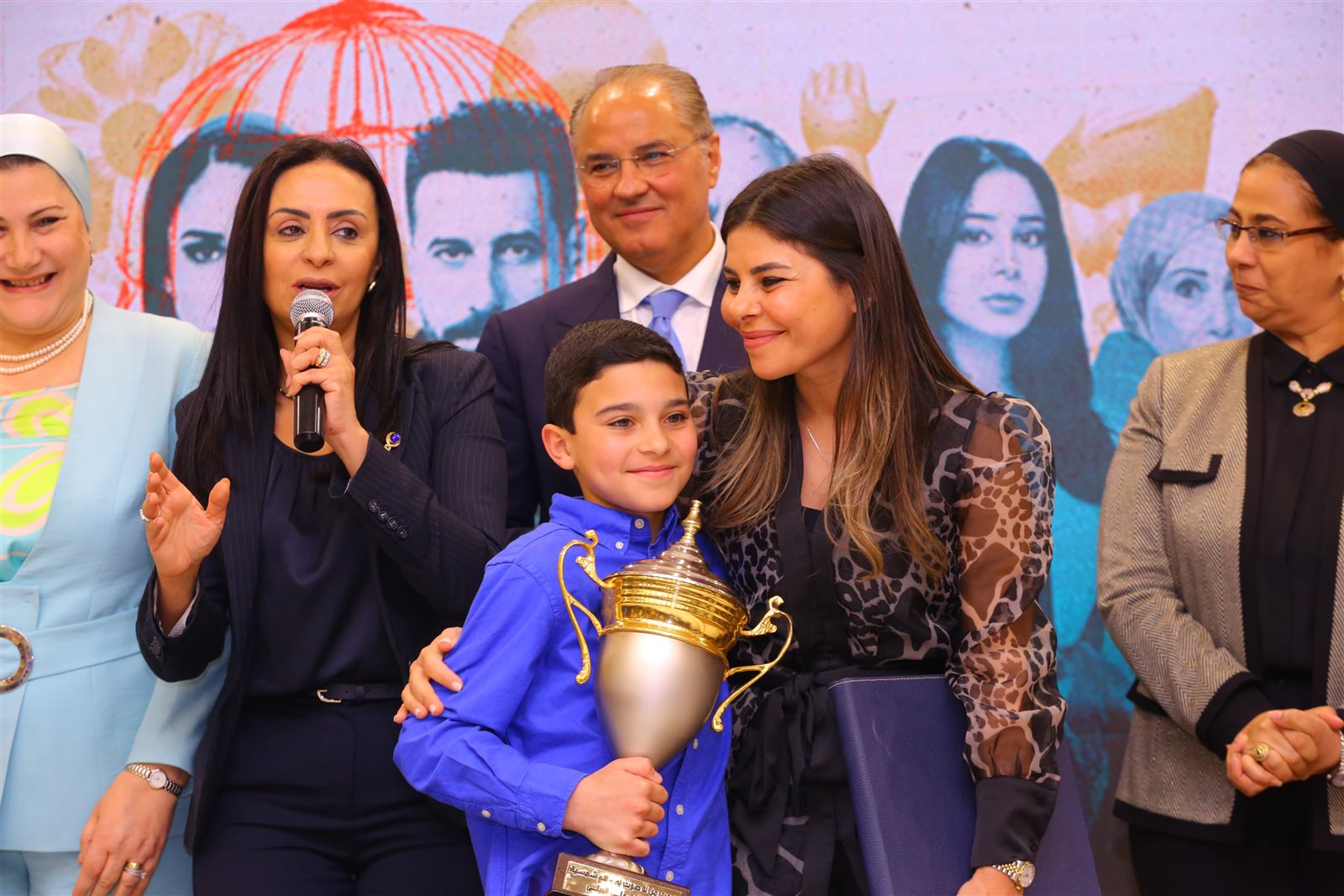 وزيرة التضامن تكرم نجوم وصناع مسلسل "لام شمسية" 23 وزيرة التضامن تكرم نجوم وصناع مسلسل "لام شمسية"
