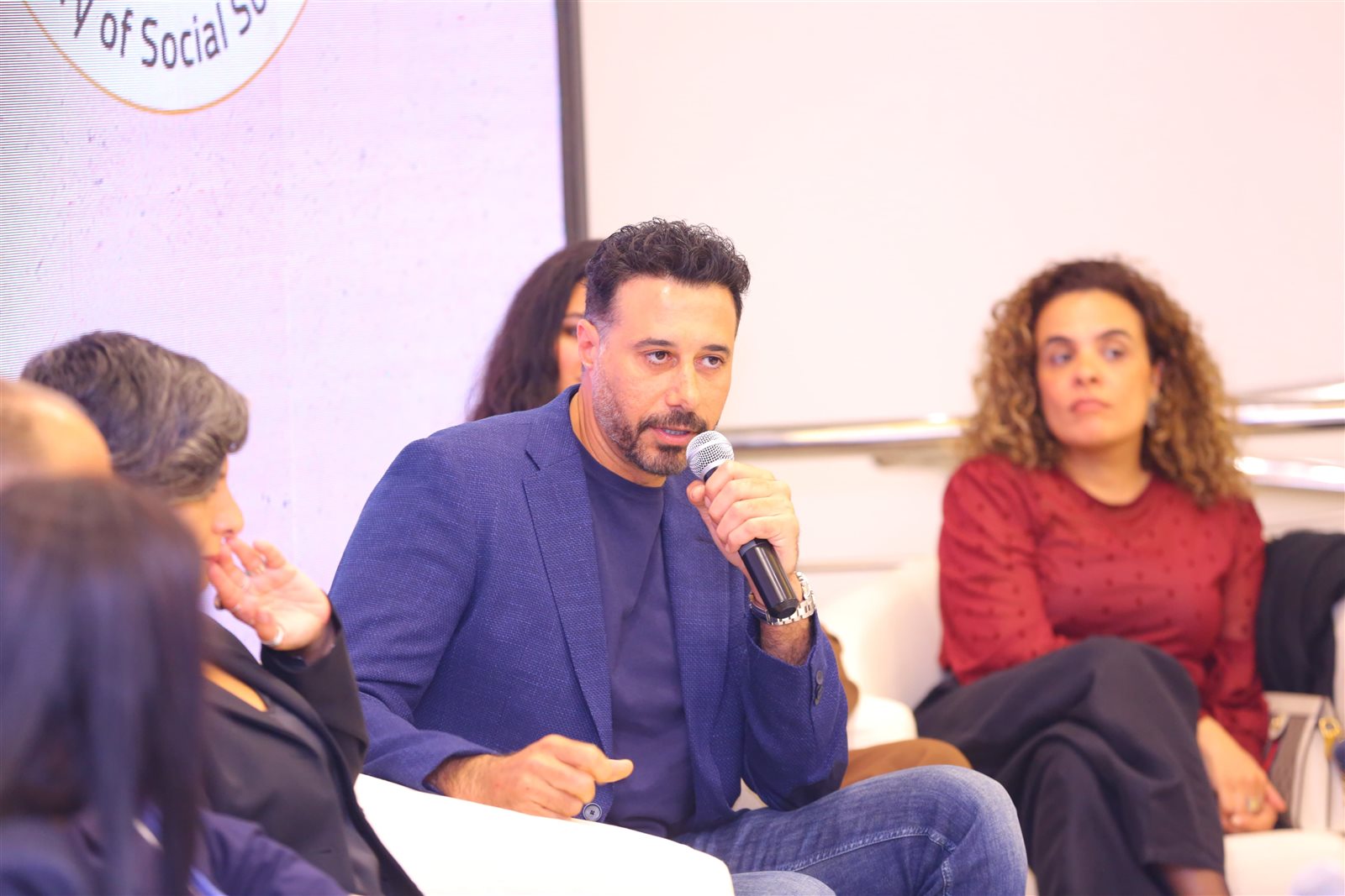 وزيرة التضامن تكرم نجوم وصناع مسلسل "لام شمسية" 47 وزيرة التضامن تكرم نجوم وصناع مسلسل "لام شمسية"