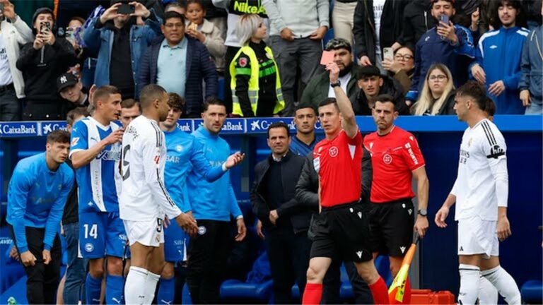 طرد مباشر لـ مبابي في مباراة ريال مدريد وديبورتيفو ألافيس (فيديو)