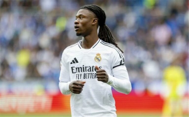 كامافينجا يسجل هدف ريال مدريد الأول أمام ديبورتيفو ألافيس