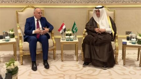 على هامش "المنتدى العالمي الحادي عشر".. "سويلم" يلتقى وزير البيئة والمياه والزراعة السعودي بالرياض