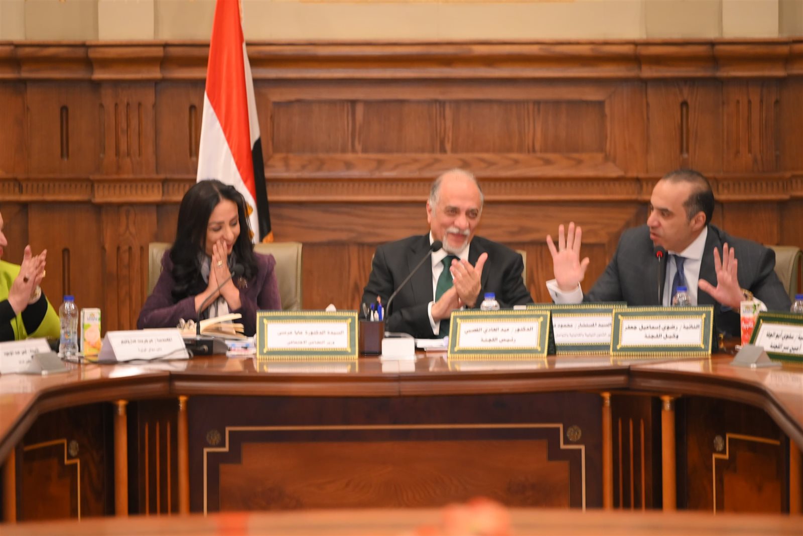 لجنة مشتركة مع وزارة الصحة لتيسير لاستخراج بطاقة الخدمات المتكاملة 4 لجنة مشتركة مع وزارة الصحة لتيسير لاستخراج بطاقة الخدمات المتكاملة