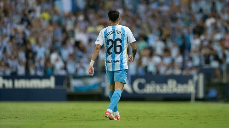 نيوكاسل ينجح في خطف موهبة إسبانية من أنياب برشلونة وريال مدريد