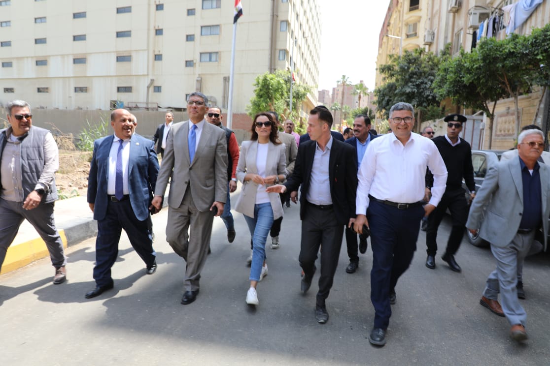 محافظ الجيزة: رصف وتطوير شامل لشارع أوتوسبير بالطالبية 8 محافظ الجيزة: رصف وتطوير شامل لشارع أوتوسبير بالطالبية
