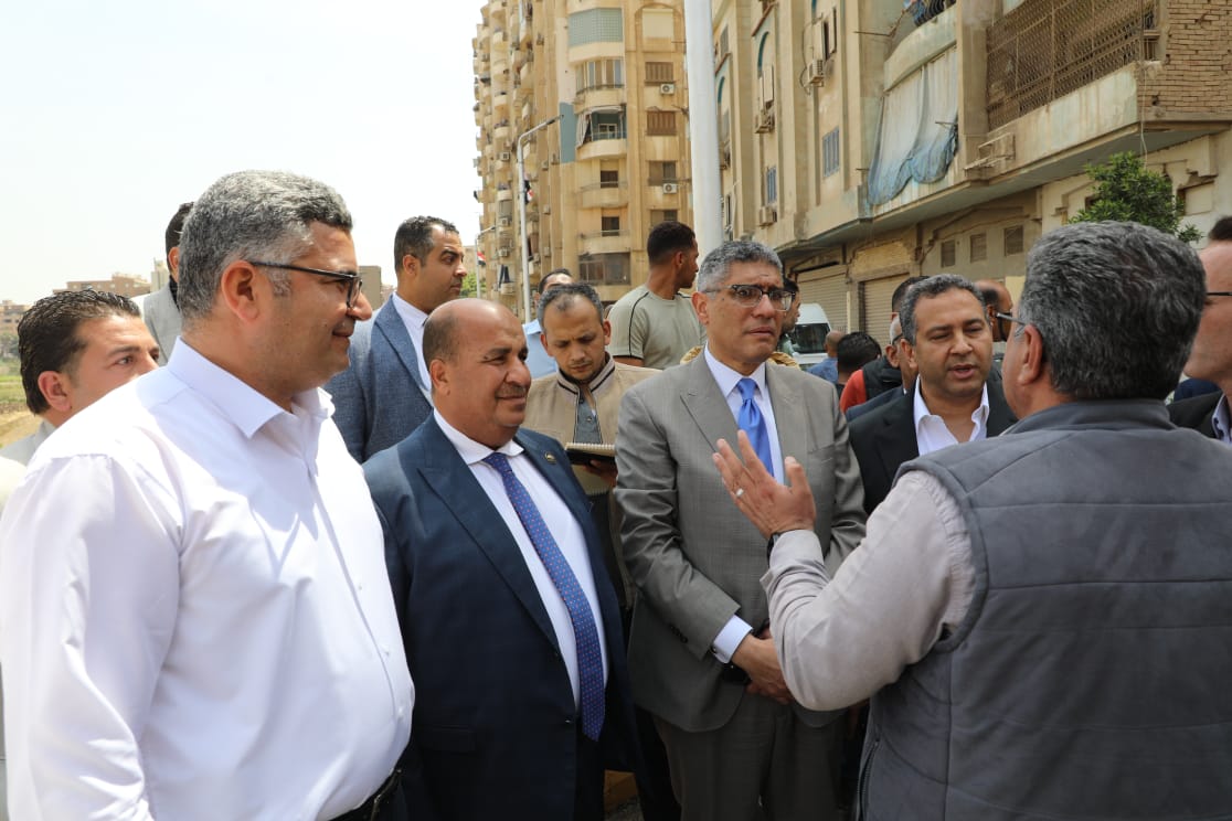 محافظ الجيزة: رصف وتطوير شامل لشارع أوتوسبير بالطالبية 13 محافظ الجيزة: رصف وتطوير شامل لشارع أوتوسبير بالطالبية
