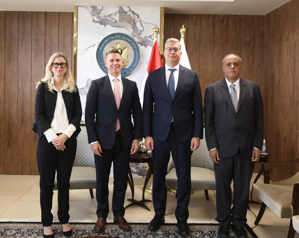 وزير البترول يبحث مع كابريكورن إنرجي البريطانية نشاطها بمناطق امتياز الصحراء الغربية 1 وزير البترول يبحث مع كابريكورن إنرجي البريطانية نشاطها بمناطق امتياز الصحراء الغربية
