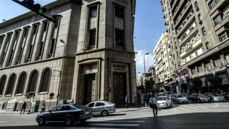 هل خفض الفائدة يؤثر على شقق الإسكان الاجتماعي؟.. مصدر مصرفي يجيب