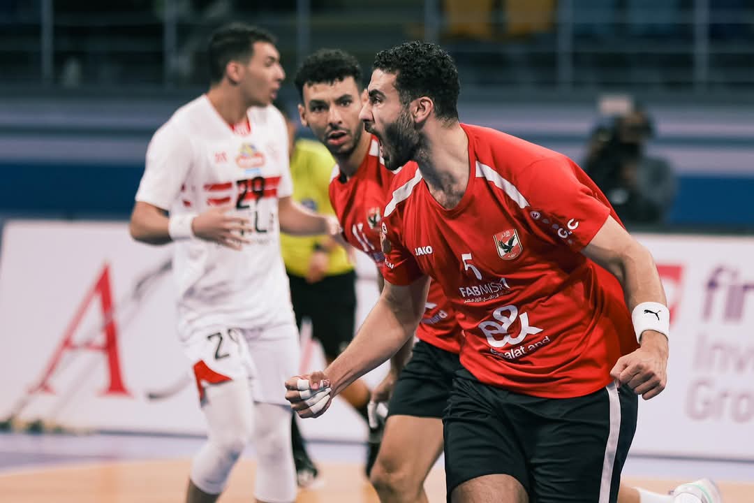 ثنائية حمراء.. الأهلي يهزم الزمالك ويتوج بكأس مصر لكرة اليد 3 ثنائية حمراء.. الأهلي يهزم الزمالك ويتوج بكأس مصر لكرة اليد