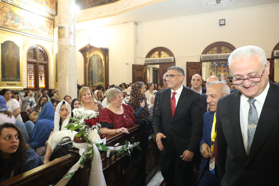 محافظ الجيزة يزور مطرانية الجيزة للأقباط الأرثوذكس للتهنئة بعيد القيامة 8 محافظ الجيزة يزور مطرانية الجيزة للأقباط الأرثوذكس للتهنئة بعيد القيامة
