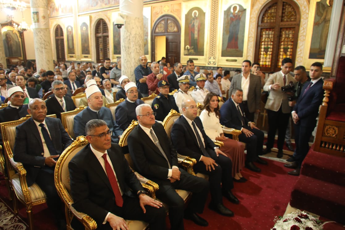 محافظ الجيزة يزور مطرانية الجيزة للأقباط الأرثوذكس للتهنئة بعيد القيامة 1 محافظ الجيزة يزور مطرانية الجيزة للأقباط الأرثوذكس للتهنئة بعيد القيامة