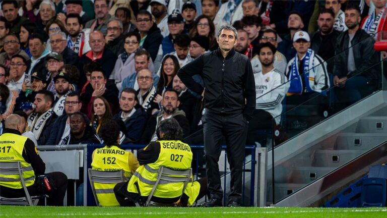 مدرب أتلتيك بلباو ينتقد المسؤولين بعد الهزيمة أمام ريال مدريد.. ويشيد بـ قاتلهم