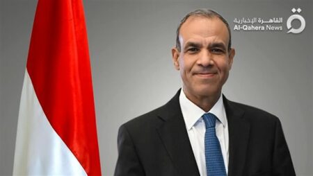 وزير الخارجية يهنئ البابا بعيد القيامة المجيد