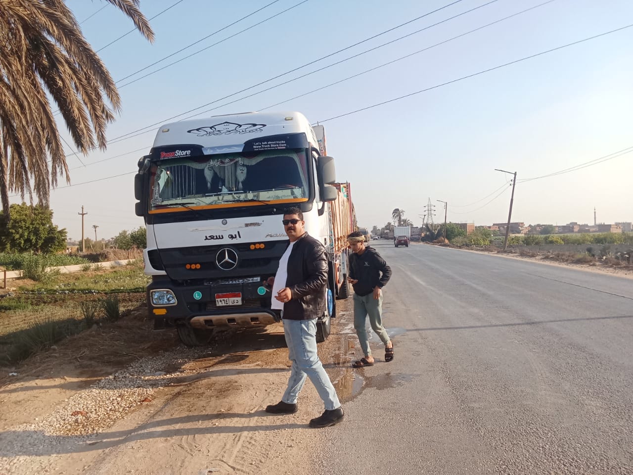 استعدادا لشم النسيم.. تجريد الطرق ورفع المخلفات والقمامة وتطهير الترع بقرى الصف 5 استعدادا لشم النسيم.. تجريد الطرق ورفع المخلفات والقمامة وتطهير الترع بقرى الصف