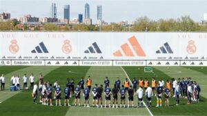 ريال مدريد ينعى البابا فرانسيس ويقف دقيقة حدادا في المران