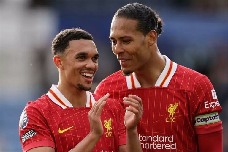 فان دايك يدافع عن أرنولد: مستقبله أمر خاص.. ونتمنى استمرار تألقه حتى نهاية موسم ليفربول فان دايك يدافع عن أرنولد: مستقبله أمر خاص.. ونتمنى استمرار تألقه حتى نهاية موسم ليفربول