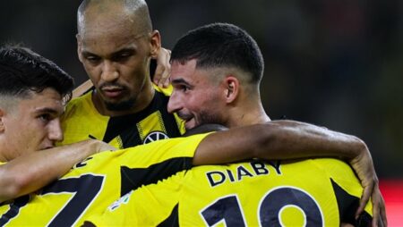 الاتحاد يتفوق على الاتفاق بثلاثية مثيرة في الدوري السعودي