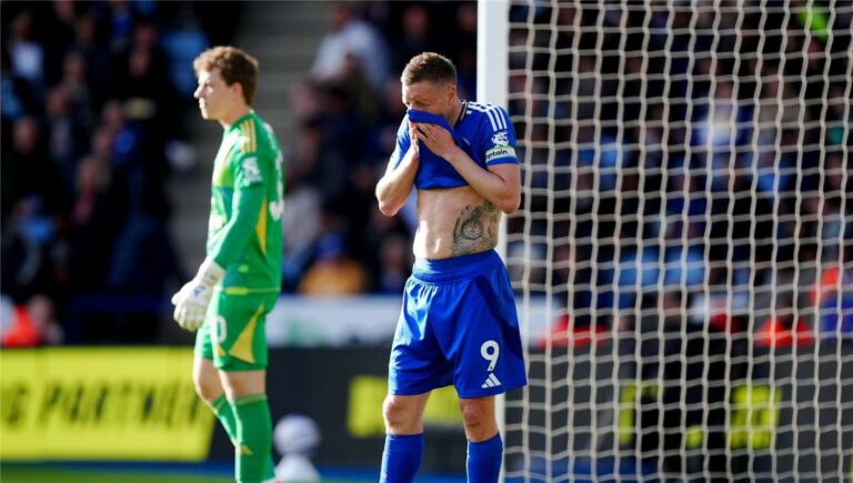 بلفظ سيء وانفعال واضح.. فاردي يوجه رسالة لجمهور ليستر سيتي بعد الهبوط إلى تشامبيونشيب