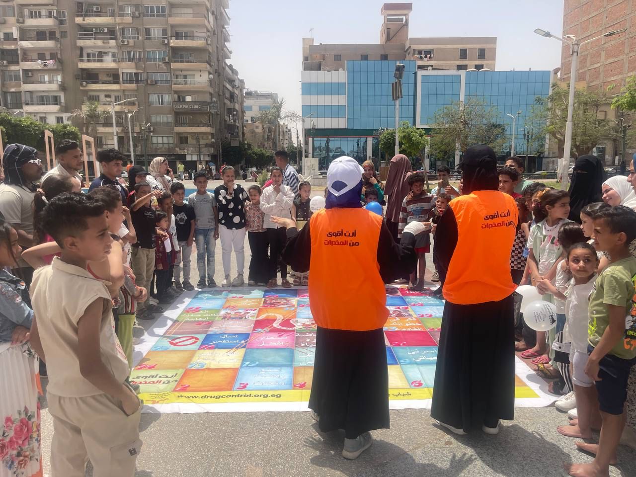 بالصور.. فرق صندوق مكافحة الإدمان داخل الحدائق العامة لتوعية الزوار بأضرار التدخين 1 بالصور.. فرق صندوق مكافحة الإدمان داخل الحدائق العامة لتوعية الزوار بأضرار التدخين