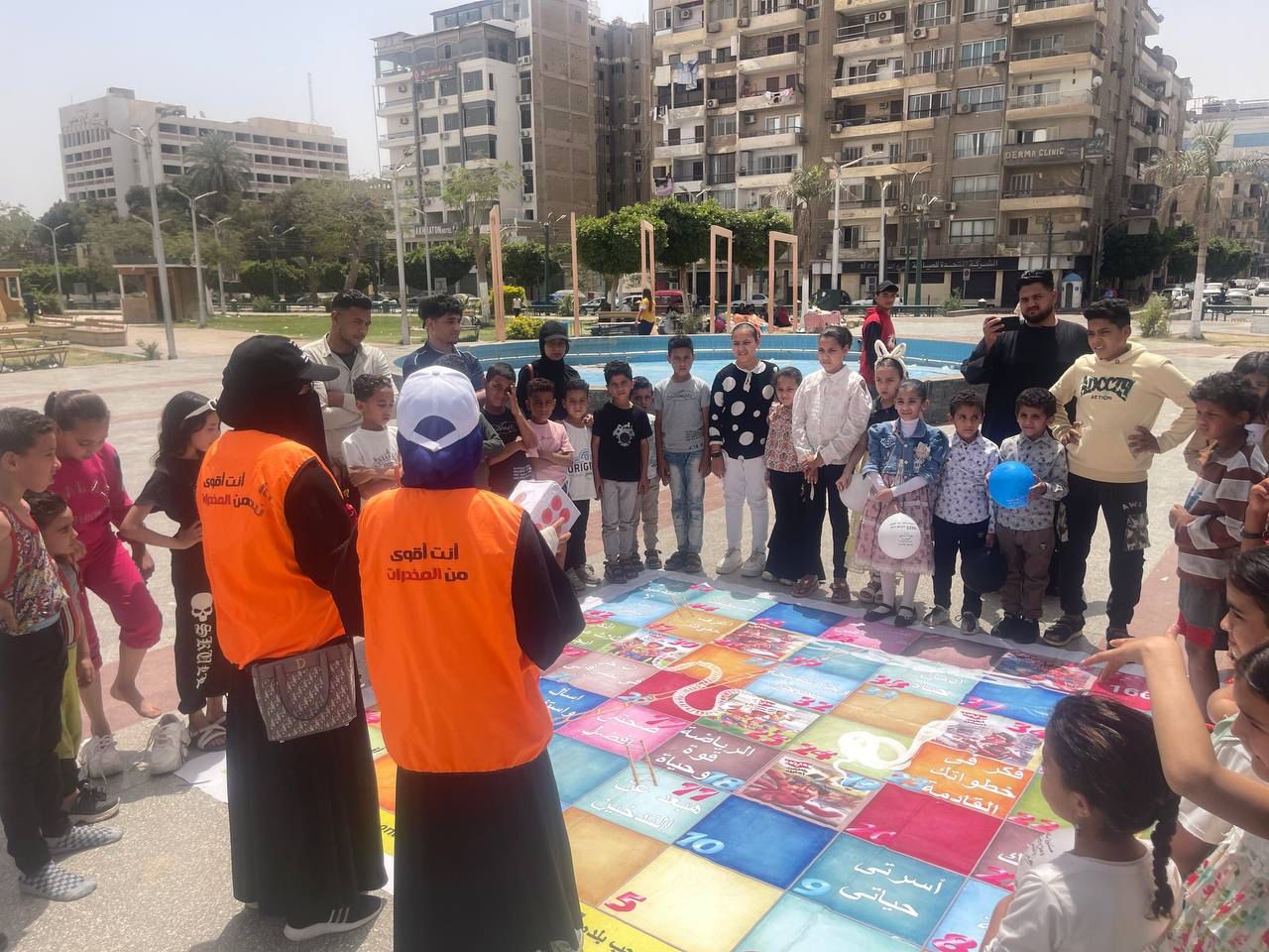 بالصور.. فرق صندوق مكافحة الإدمان داخل الحدائق العامة لتوعية الزوار بأضرار التدخين 4 بالصور.. فرق صندوق مكافحة الإدمان داخل الحدائق العامة لتوعية الزوار بأضرار التدخين