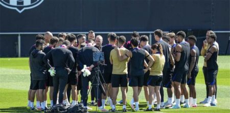 تقارير: لاعب ثالث يتمرد على هانز فليك في برشلونة