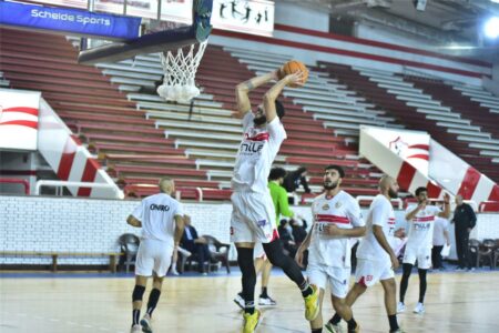 خاص | الزمالك يتعاقد مع محترف الأهلي السابق لتدعيم فريق السلة