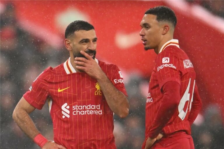 آس: محمد صلاح يثير الغموض بشأن مستقبل أرنولد