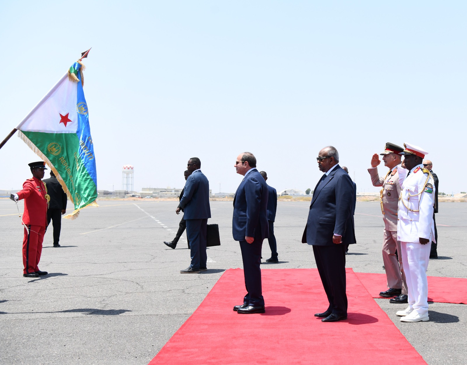 تفاصيل زيارة الرئيس السيسي لدولة جيبوتي.. شاهد 5 تفاصيل زيارة الرئيس السيسي لدولة جيبوتي.. شاهد