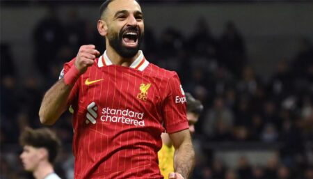 محمد صلاح يترقب رقمًا مميزًا أمام توتنهام