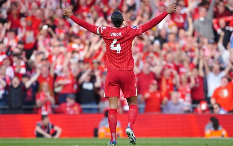 فان دايك: ليفربول أجمل نادٍ في العالم.. واستحقينا الدوري الإنجليزي بجدارة