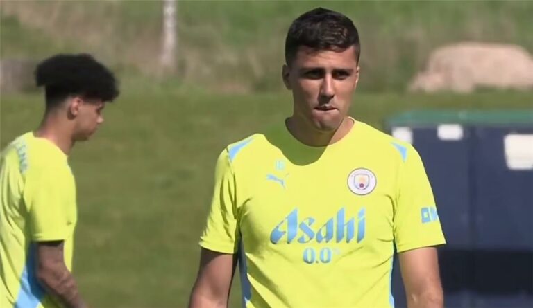 فيديو | بعد غياب 7 أشهر.. رودري يعود إلى تدريبات مانشستر سيتي