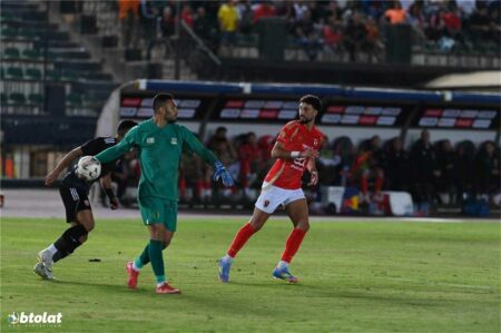 عادل عبد الرحمن: لاعب الأهلي ميقعدش لحد في مصر.. والدفاع غير جيد