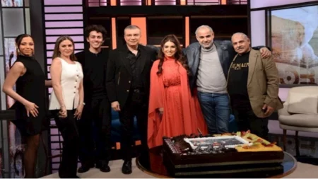 أبطال مسلسل "حسبة عمري" في ضيافة عمرو الليثي