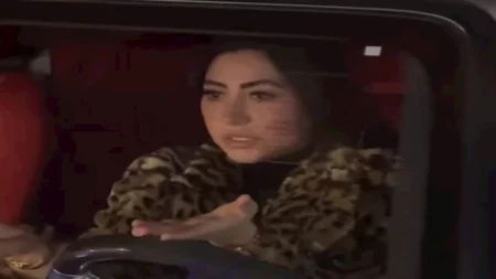 بالصور.. وصول بوسي عزاء والدة زوجة المطرب رامي صبري