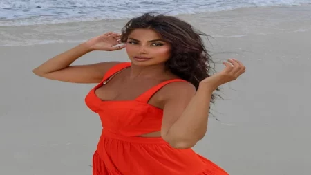 بإطلالة صيفية.. روبي تتألق في أحدث ظهور لها (صور)
